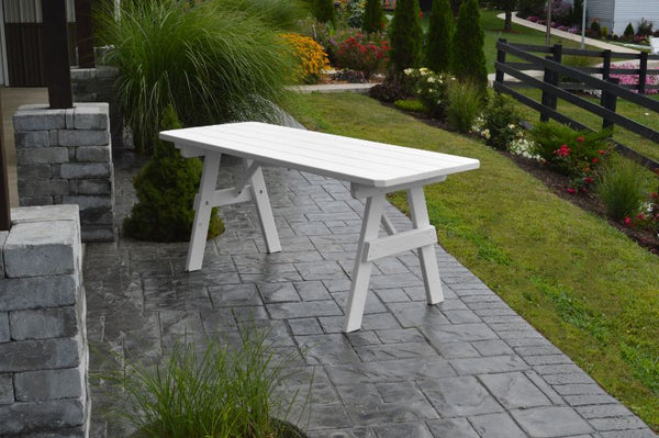 Traditional Table in Yellow Pine