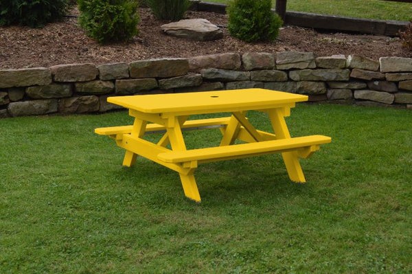 Kids Outdoor Table in HDPE Lumber